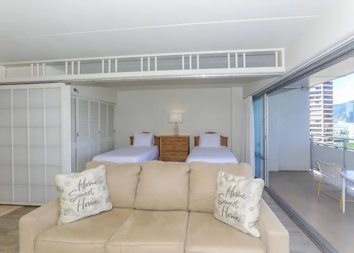 Ilikai Tower 1403 City View 1Br